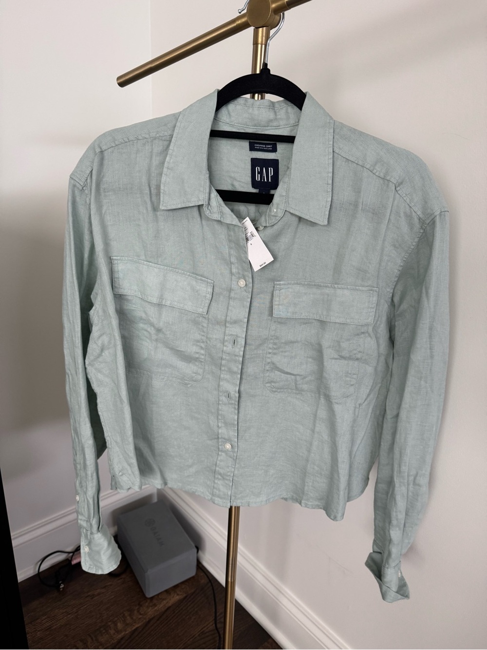 NWT GAP Lightweight Linen Cropped Button-Up Shirt in Mint